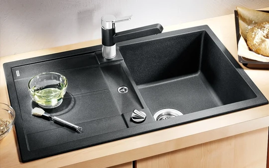 Anteposuerit litterarum formas.